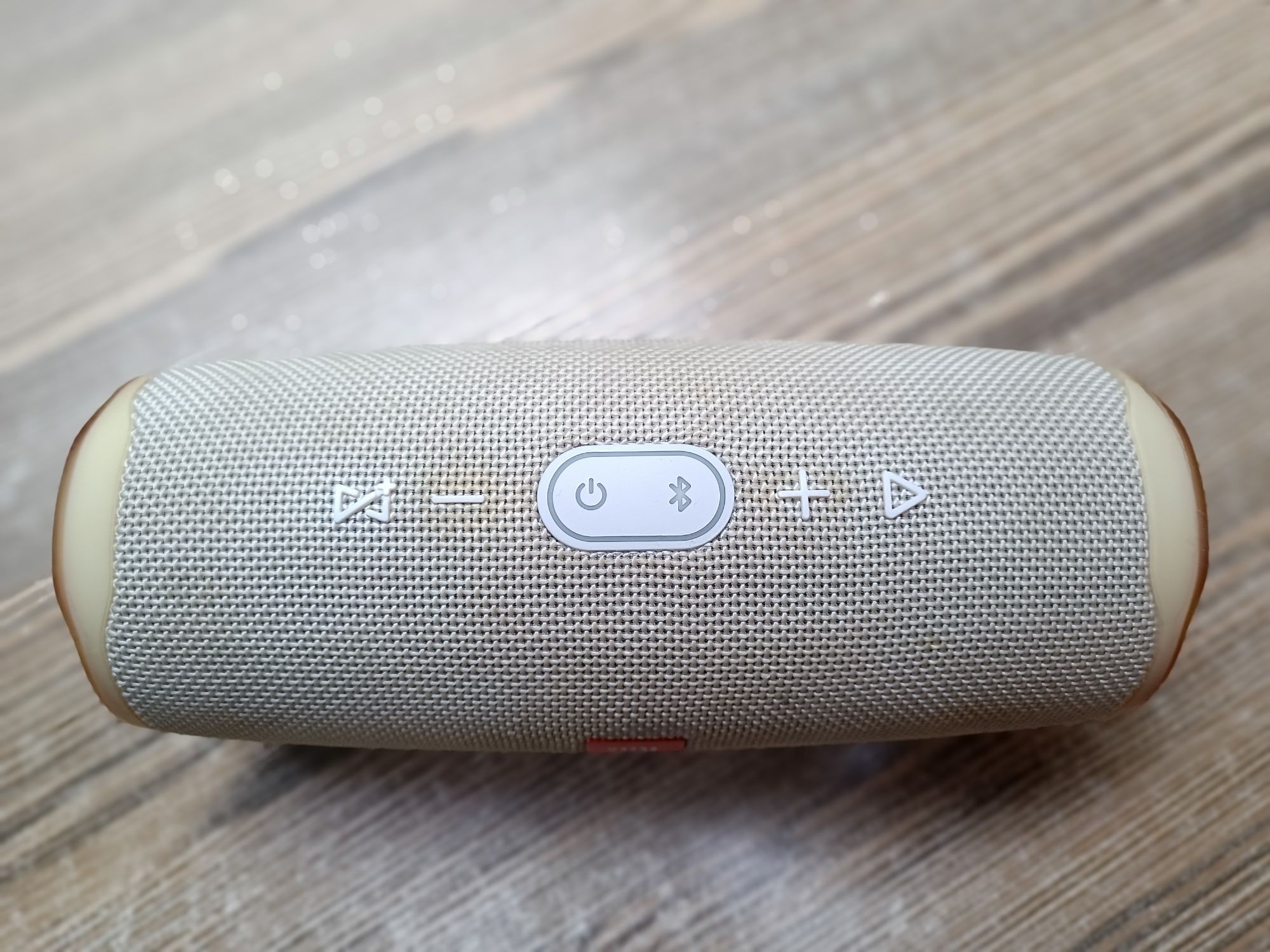 Портативна тонколона JBL Charge 4