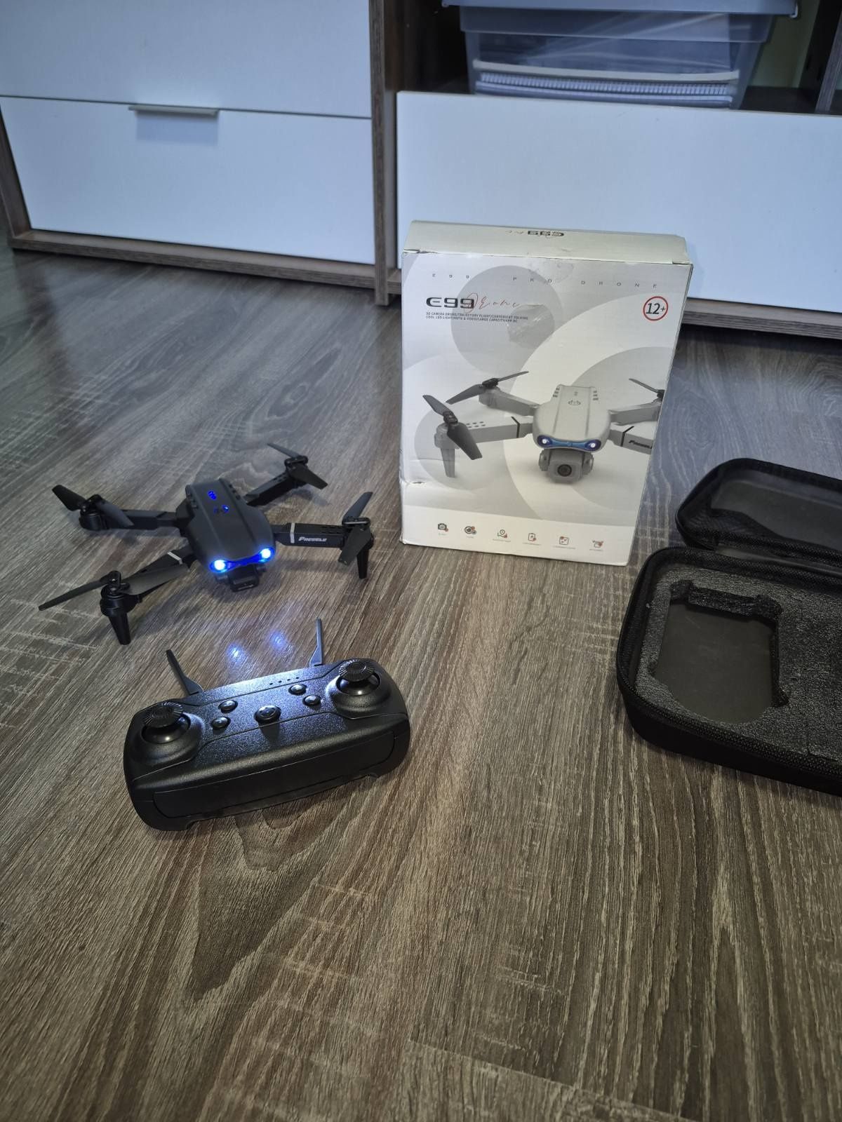Продавам дрон E99 PRO