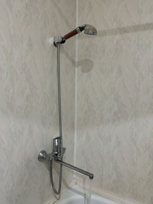 Продается смеситель для ванны