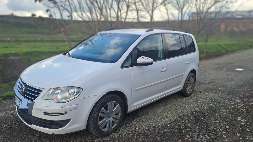 Vând Vw Touran, an 2010