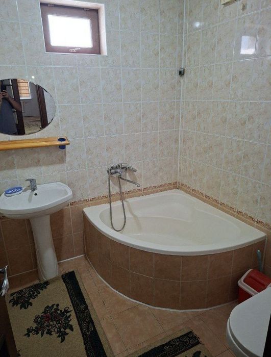 3 xonali kvartira sotiladi