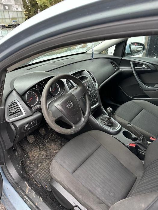 Dezmembrez 1.7 CDTI 131cp 96kw A17DTS Opel Astra J Facelift