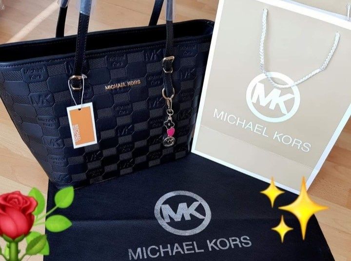 Geanta Michael Kors, logo metalic auriu, saculet, etichetă incluse