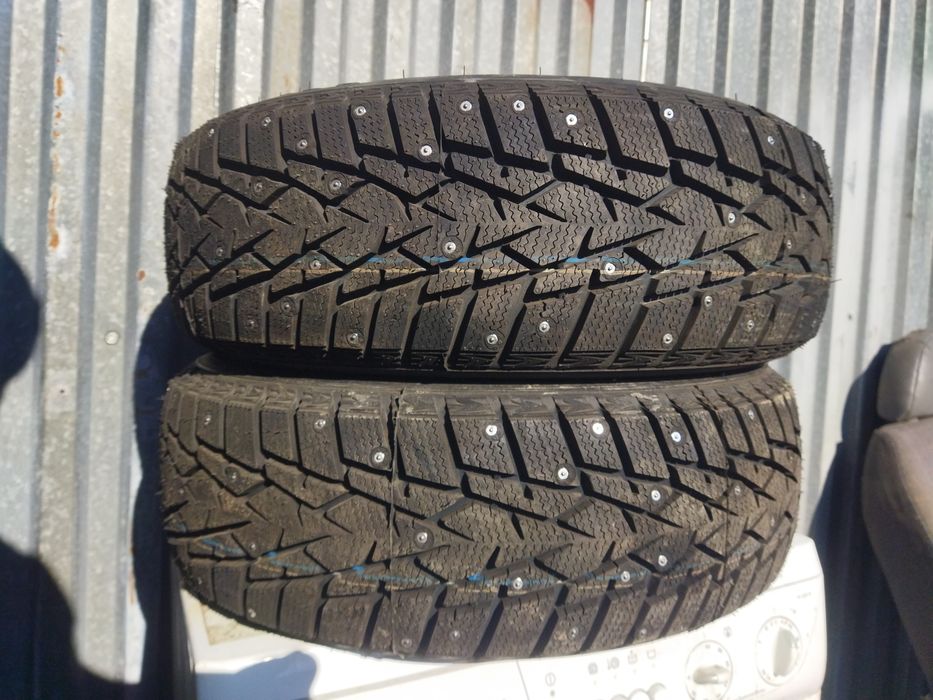 Шины новые 185/65/15 пара шипы