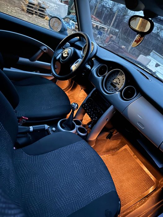 Кола Mini cooper