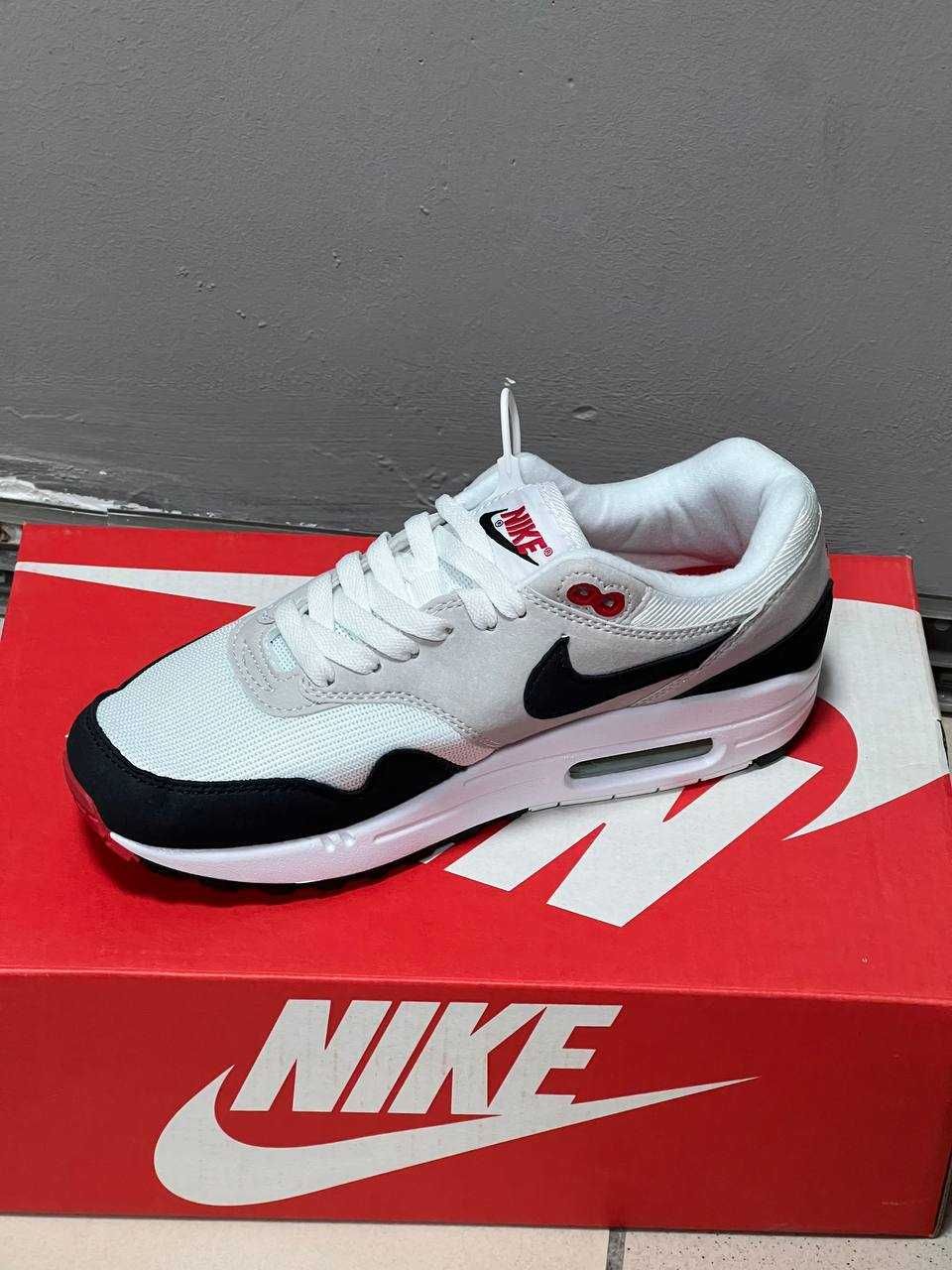 Продам кроссовки (Nike Air Max 1 )