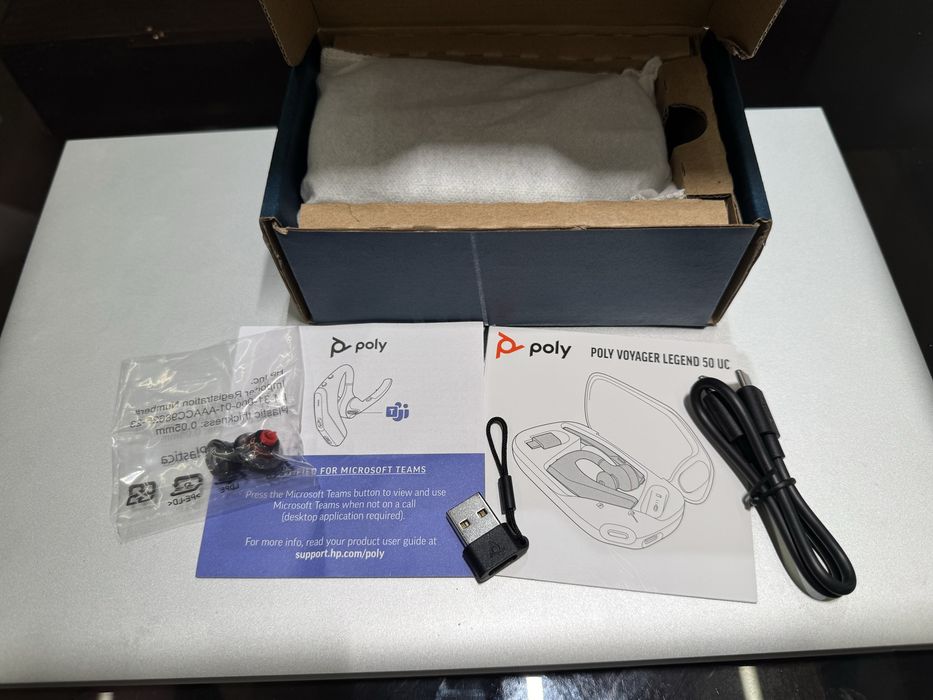 Poly / Plantronics Voyager Legend 50-М UC - Безжична слушалка + кейс