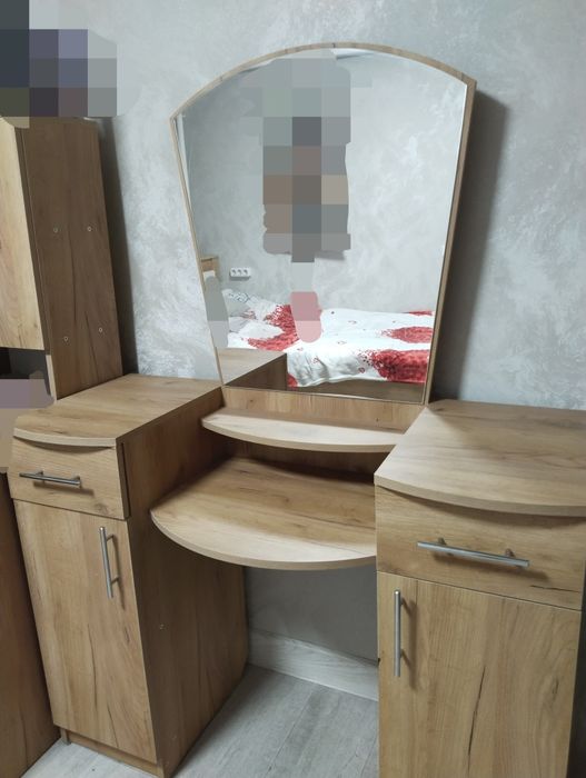 продам трюмо "Бруно"