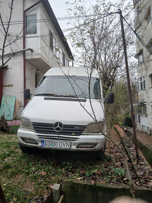 Vând Sprinter 311 an 2003