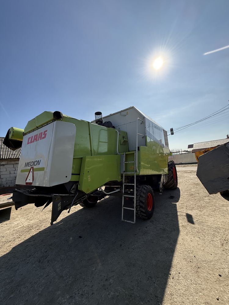 Vand combina agricola claas medion 310 in stare buna
