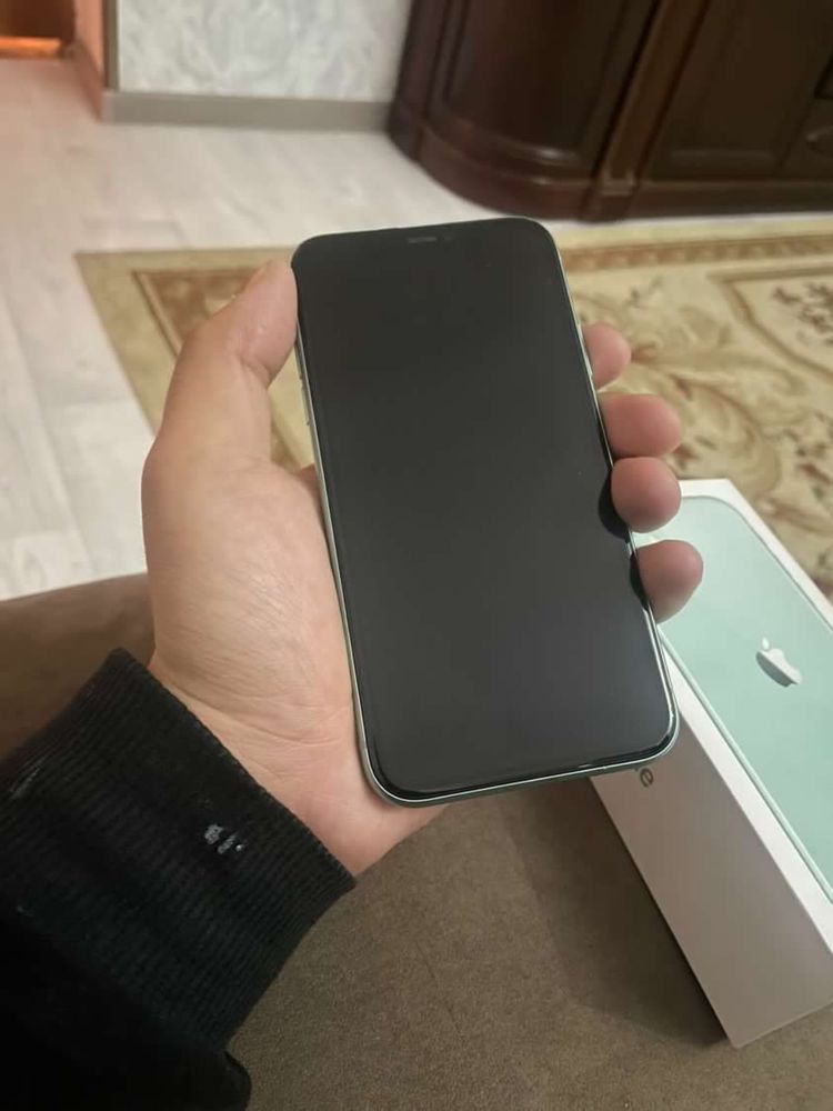 iPhone 11 с коробкой 64гб