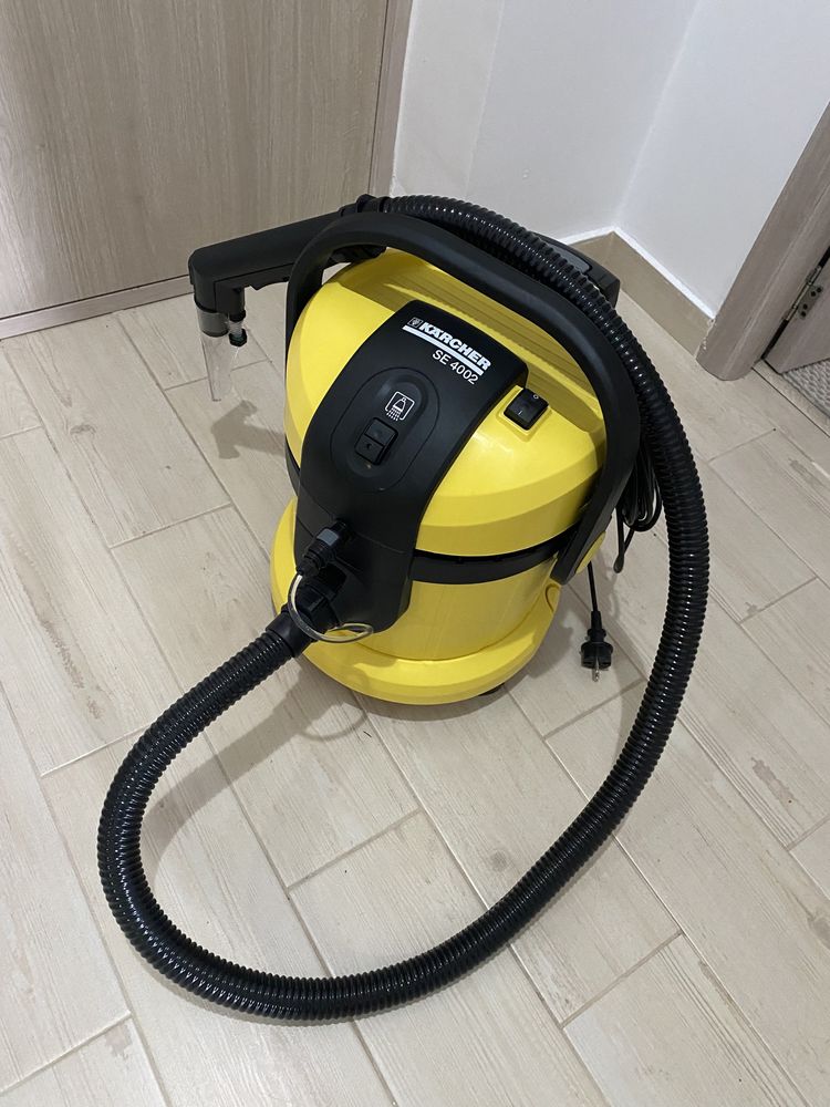 Aspirator Karcher injecție-extracție/spălare DE ÎNCHIRIAT 70 de lei