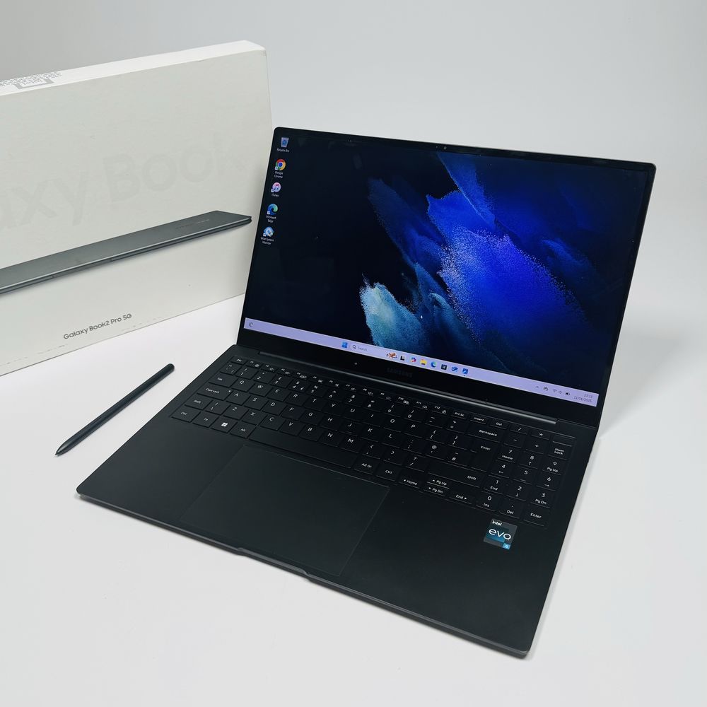 Samsung Galaxy Book 2 Pro 5G/15,6” AMOLED/i5-1240p/8GB LPDDR5/Iris Xe