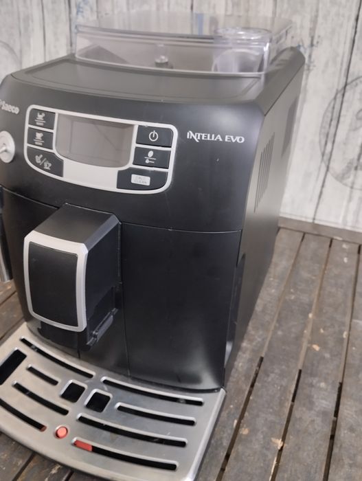 Кафе автомат saeco intelia evo