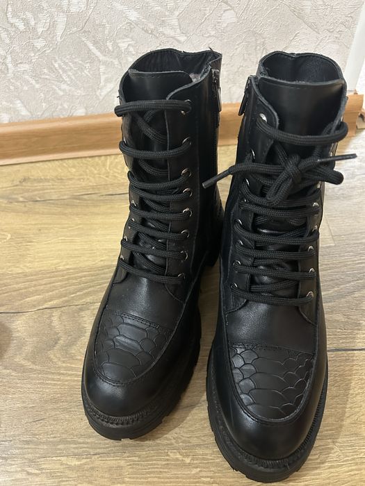 Женские зимние ботинки 38 размер