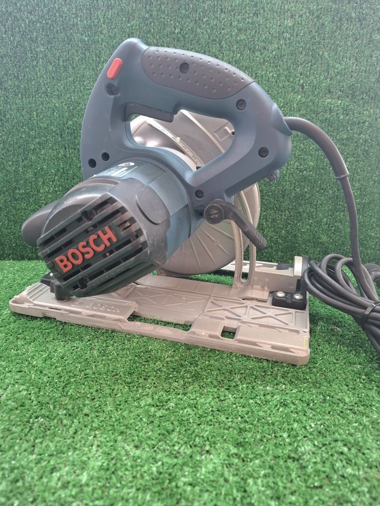 Циркуляр 190 мм Bosch GKS 65 GCE с регулаж на оборотите