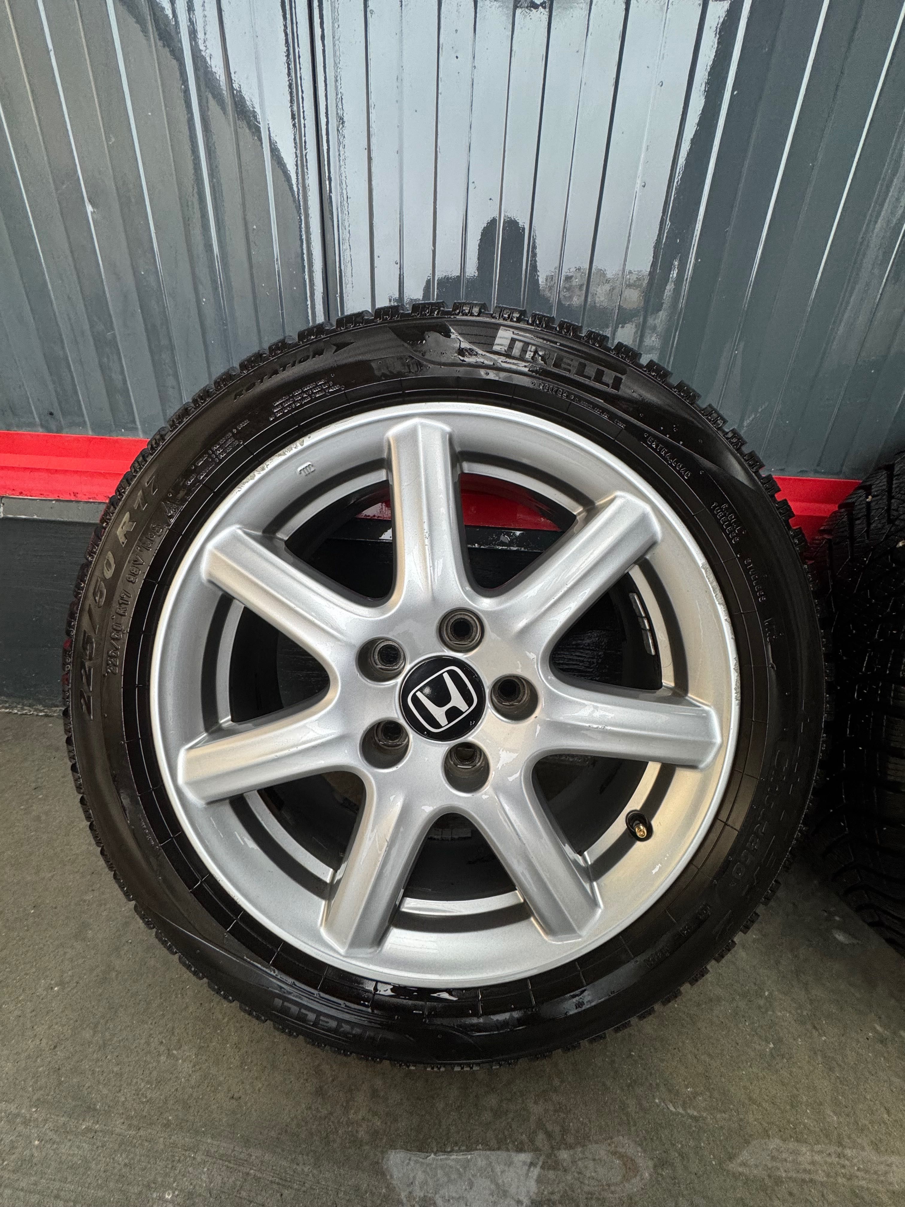 Honda Civic джанти 17”, 5х114.3 със зимни гуми Pirelli 225/50 R17