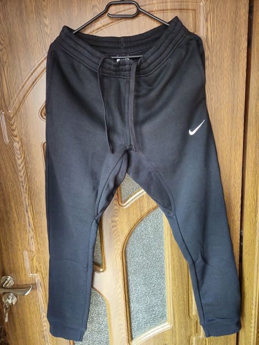 OCAZIE! Pantaloni Nike originali negri