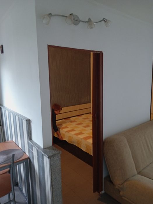 Închiriez garsonieră compartimentată