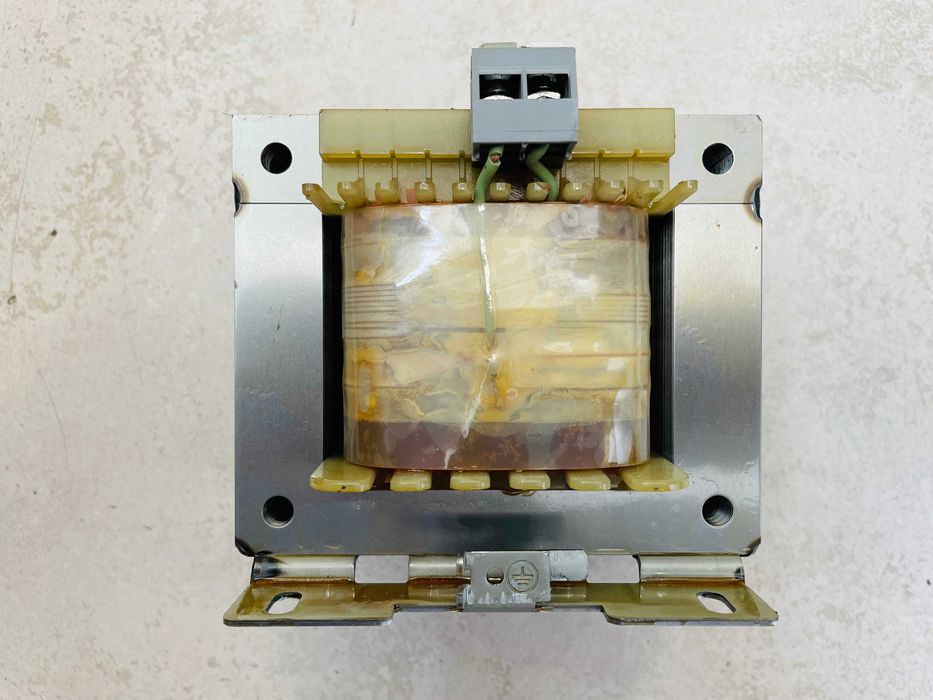 Transformator de separatie.