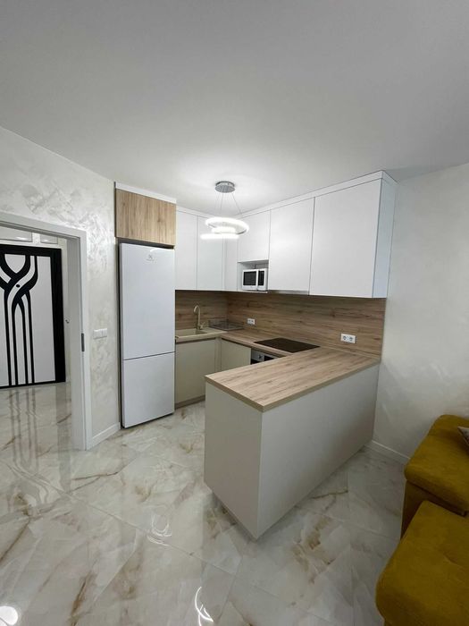 Продава се Двустаен апартамент в Варна, Цветен квартал - 74 кв.м за 3514 €/кв.м - Снимка #2