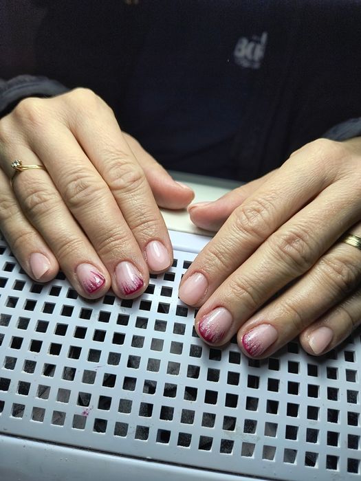 Manichiura cu gel/semi