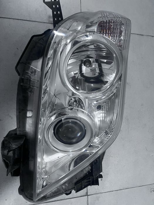 продам кузовные детали фара губа бампера и ласточка на прадо 150 до ре