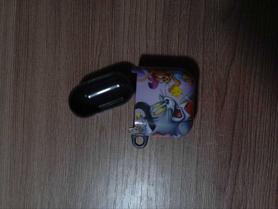 чехол на airpods