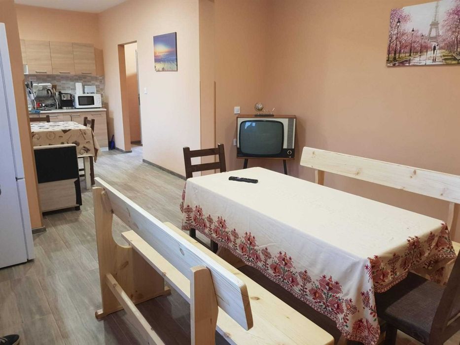 Дава се под наем Къща в с. Дерманци, Област Ловеч - 170 кв.м за 51 € - Снимка #2