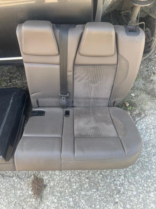 Кожен салон с плат посредата кафяв на цвят Пежо 2012год Peugeot 2008