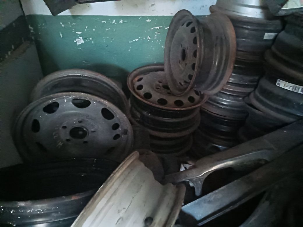 Продам диски разные. Все ровные