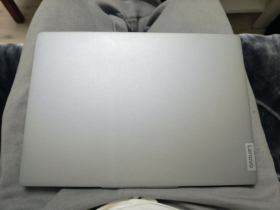 Laptop Ideapad 5 pro oled ryzen 7 8845hs 32gb ram