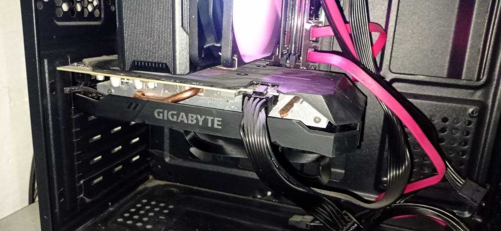 Срочна компютер сотилади