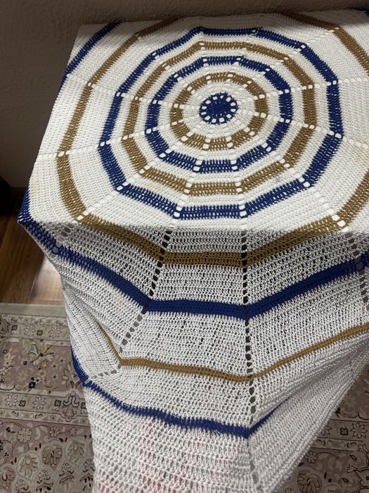 Скатерть ручной работы 2*2 м