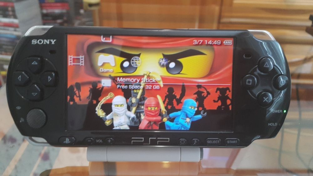 SONY PSP 3004+64GB+268Игри+Зарядно+Батерия GTA V FIFA Minecraft ПСП