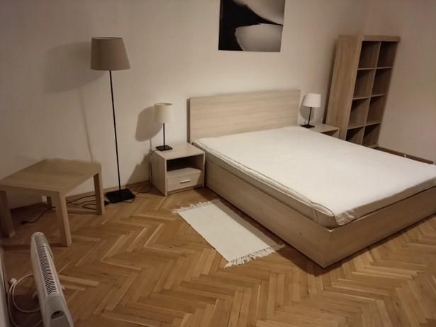 Дава се под наем Двустаен апартамент в София, Център - 60 кв.м за 750 € - Снимка #2