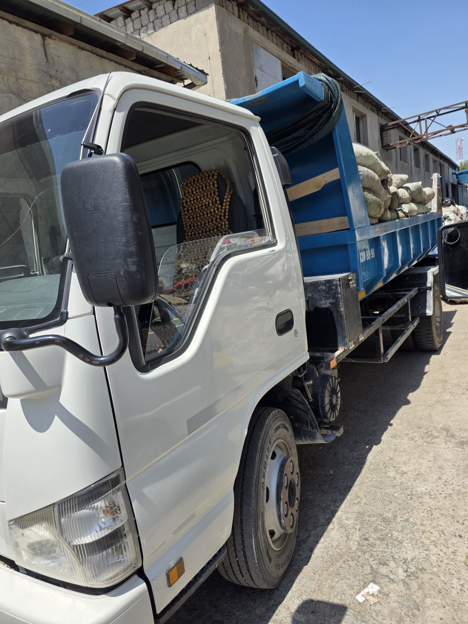 Yuk tashish xizmati (ISUZU SAMASVOLDA)