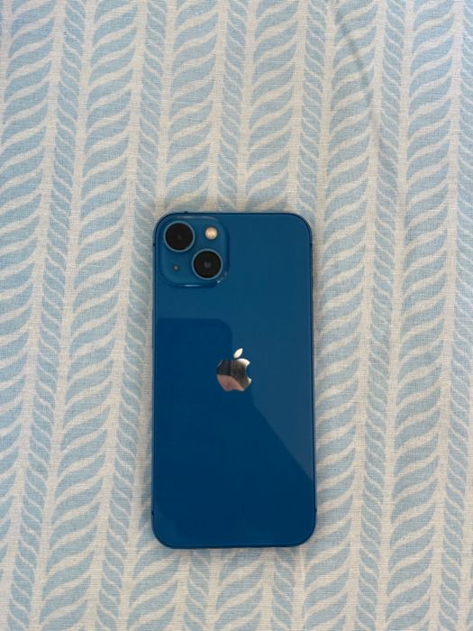 Vand iphone 13 albastru 128gb stare buna