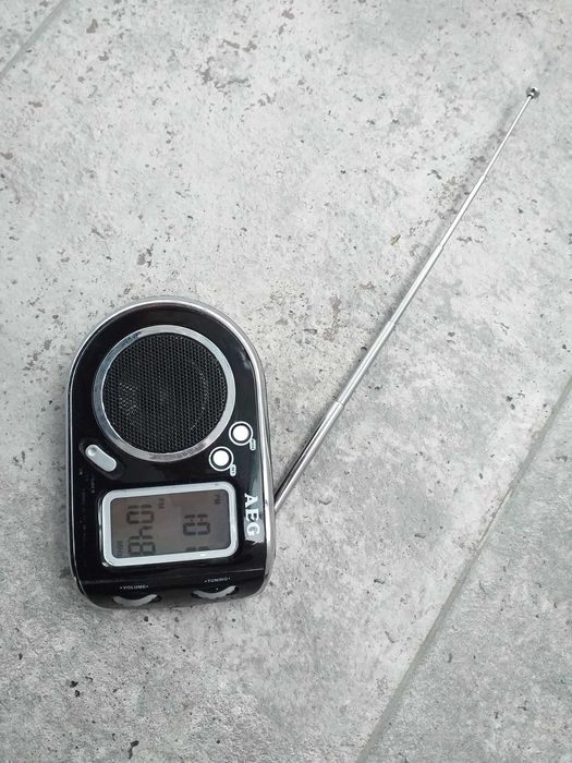 Radio Sony ICF-303 AM/ FM si AEG WE4125 cu 9 lungimi de unda
