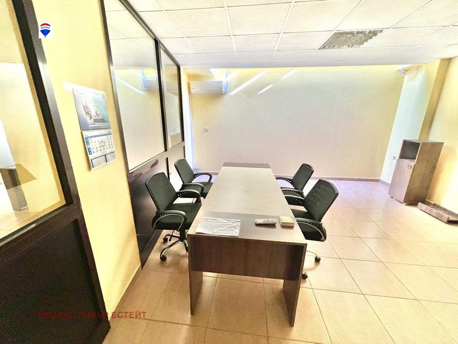 Продава се Офис в Русе, Център - 66 кв.м за 682 €/кв.м - Снимка #2