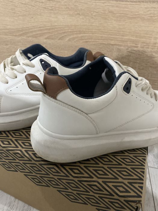 Adidasi sport pentru barbati