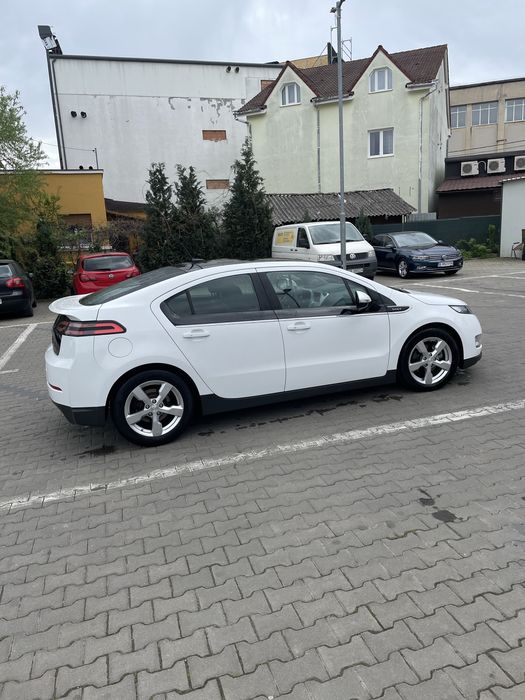 Chevy Volt Plug-In Hybrid 60-100km autonomie pur electrică, impecabil!