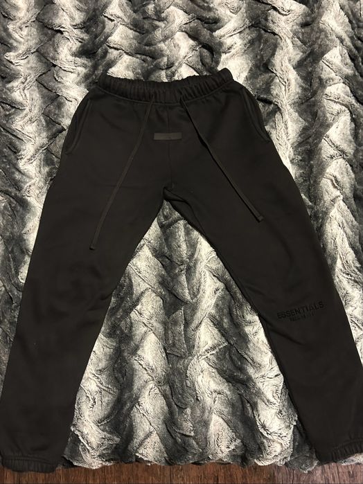 Black essentials долнище M размер