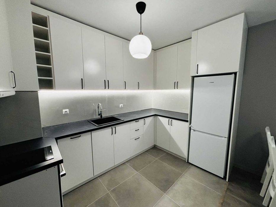 Дава се под наем Двустаен апартамент в София, Студентски град - 74 кв.м за 650 € - Снимка #1