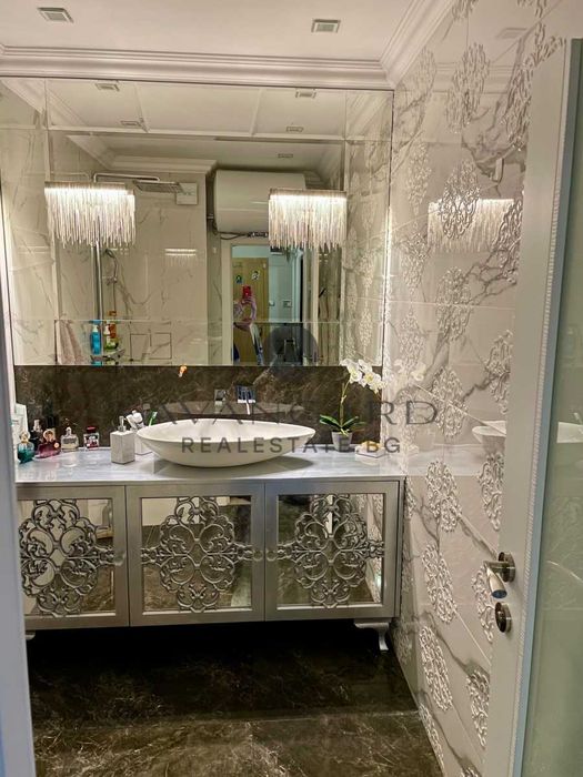 Продава се Тристаен апартамент в Пловдив, Кючук Париж - 89 кв.м за 1823 €/кв.м - Снимка #3