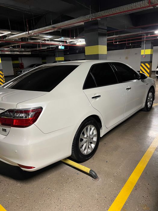 Toyota Camry 55 Hybrid 2016 года