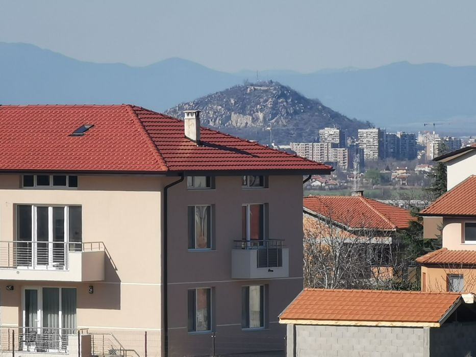 Бригада топлоизолация, тикли, фоаянс, теракот извършва този дейност