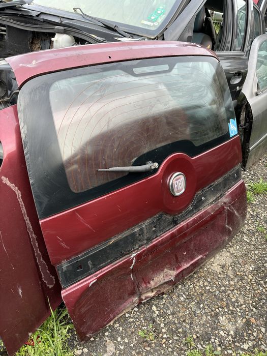 Заден прозорец Рено Клио 2015г