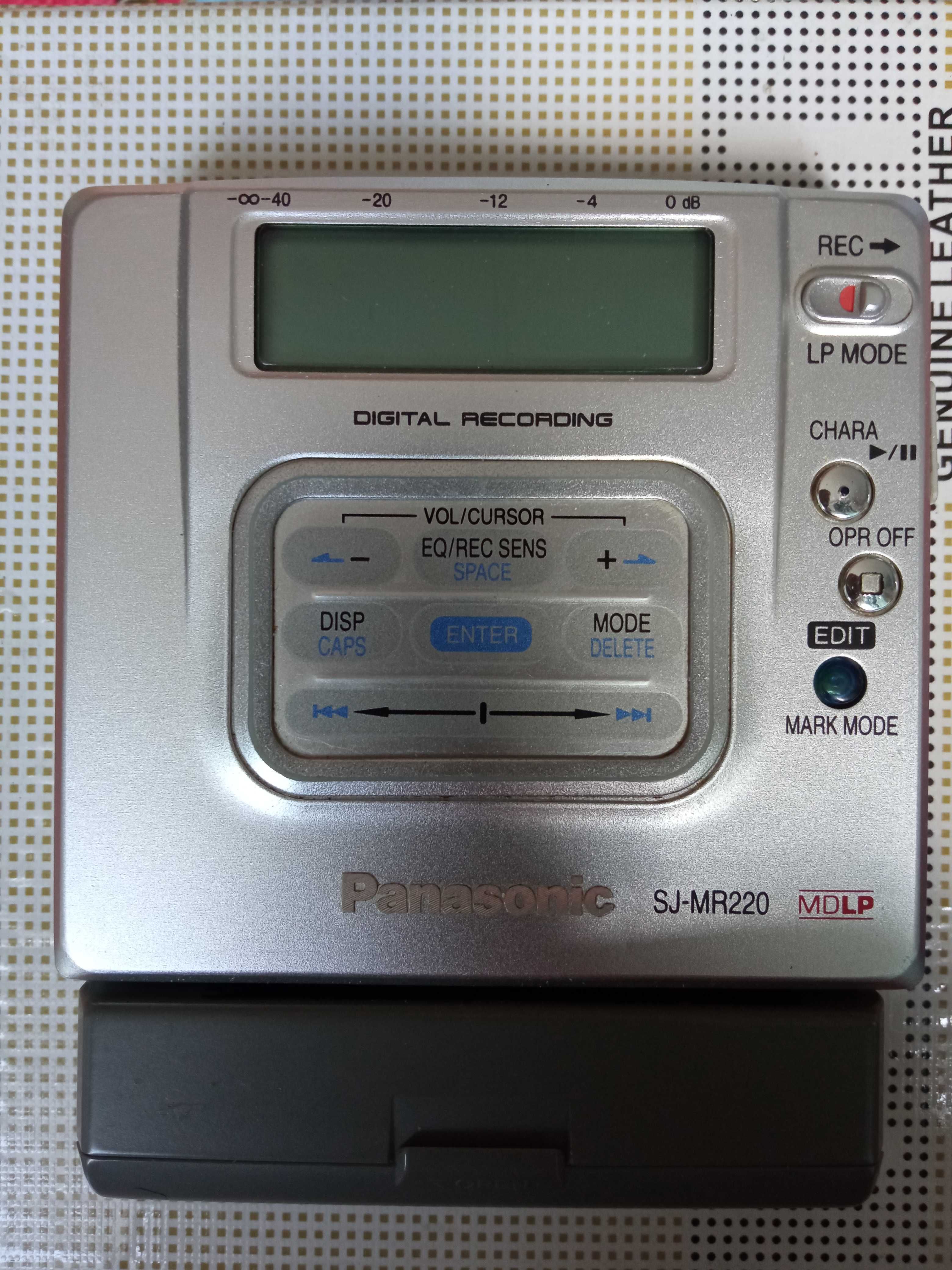 Мини диск Panasonik MD SJ-MR220 винтаж!