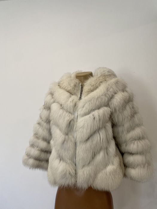 Haina din blana de vulpe